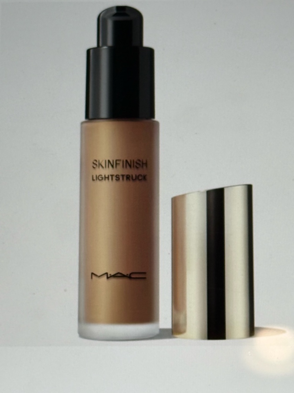 MAC Cosmetics Skinfinish Lightstruck Liquid Highlighter - Extra Ordinary